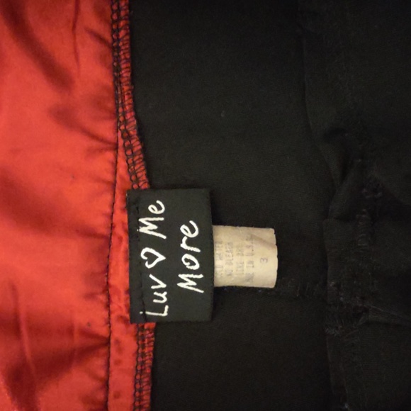 3/15 ๐ฆ Black and red slacks - Picture 3 of 8